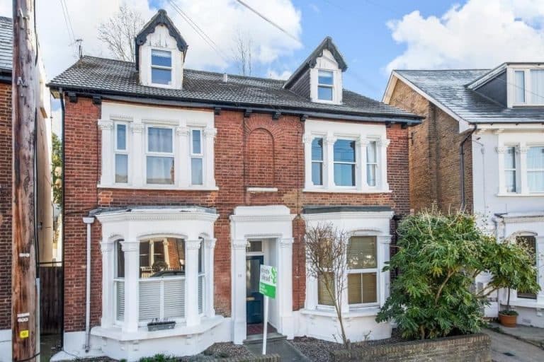 2 BED FLAT IN CRYSTAL PALACE