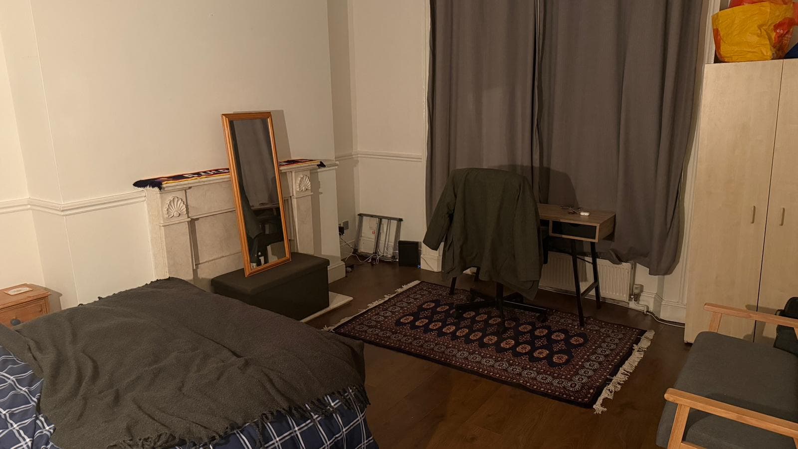 Room in mixed house share in Camden