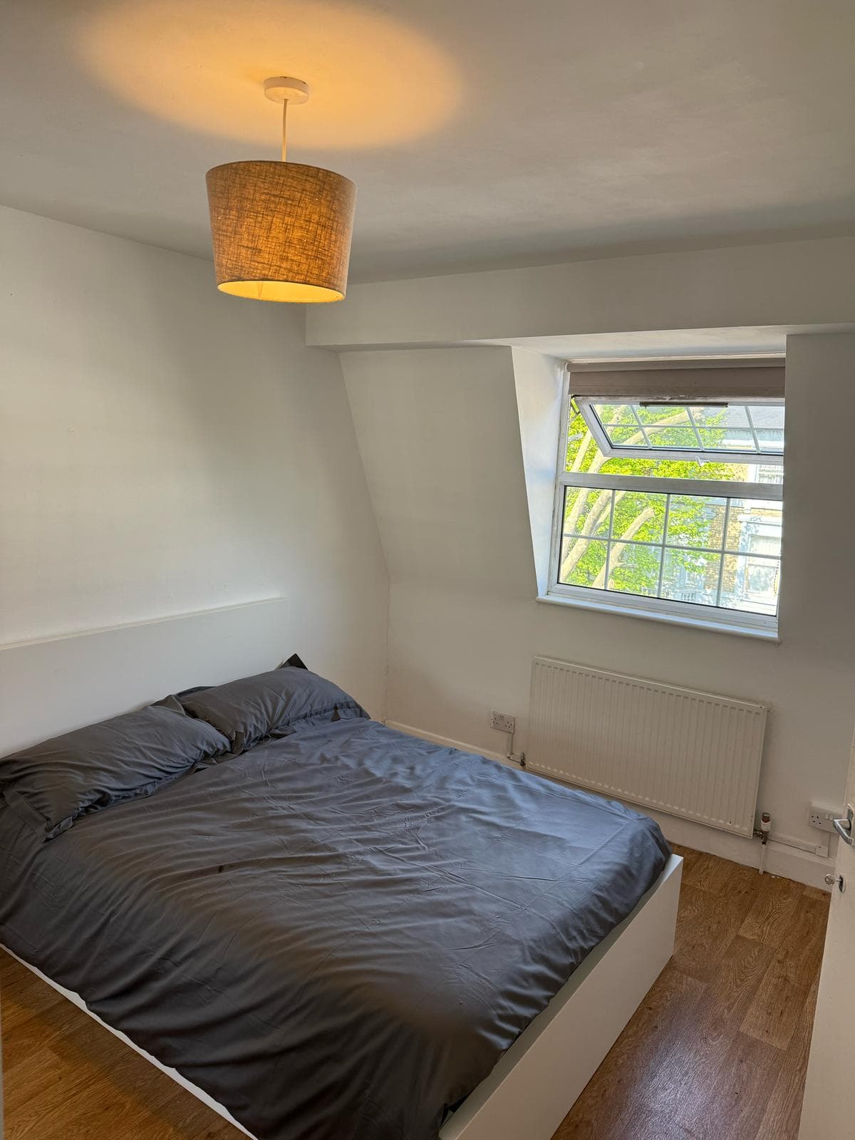 Large double room – West London – Acton Main Line