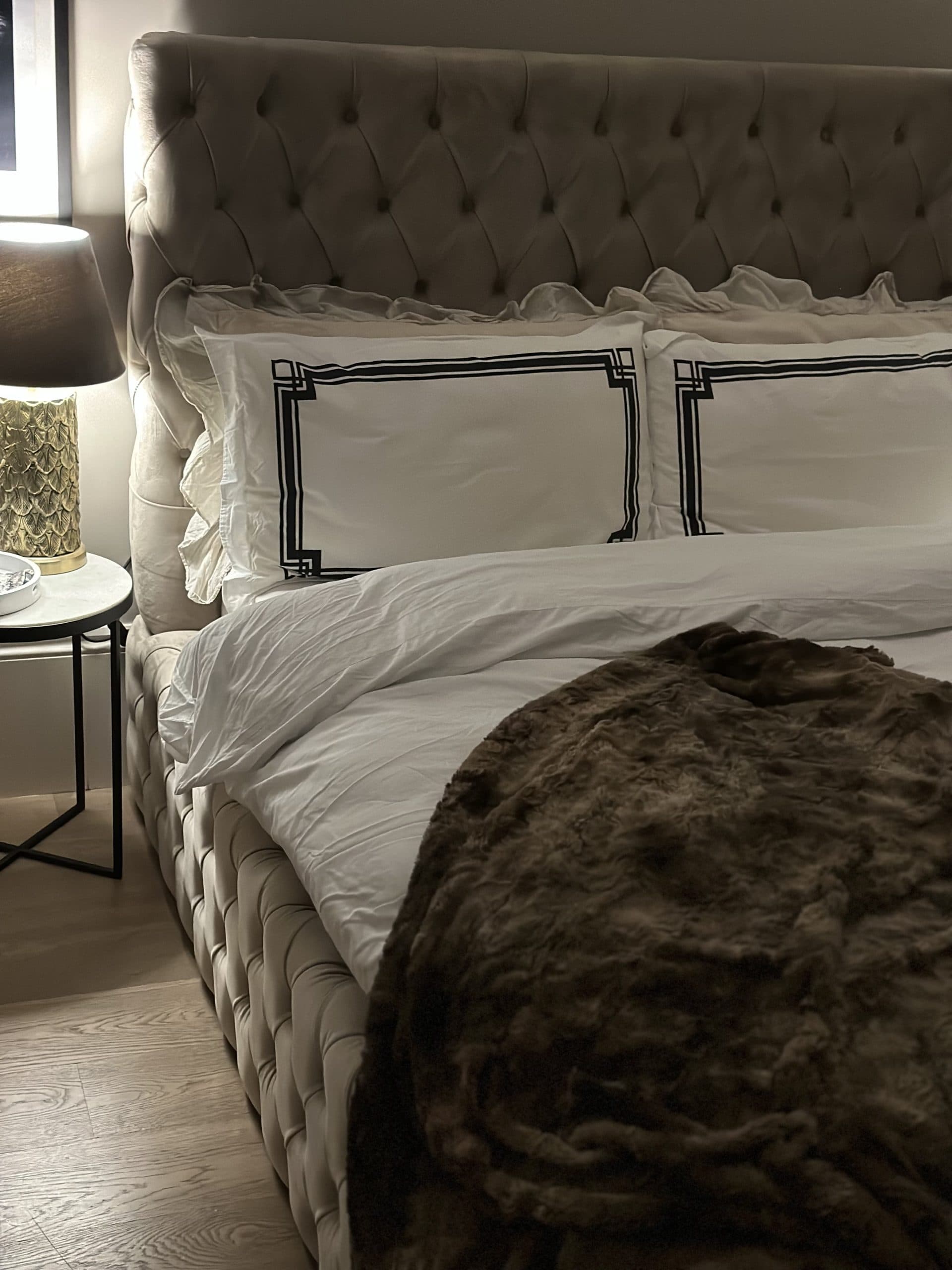 Stunning and huge 1 bed in Chelsea, Belgravia near Sloane Square, ASAP move in - Image 1