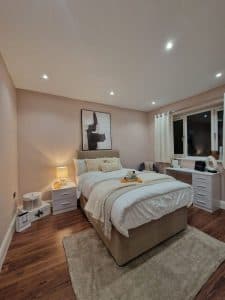 Beautifully decorated spacious double room! 14HC