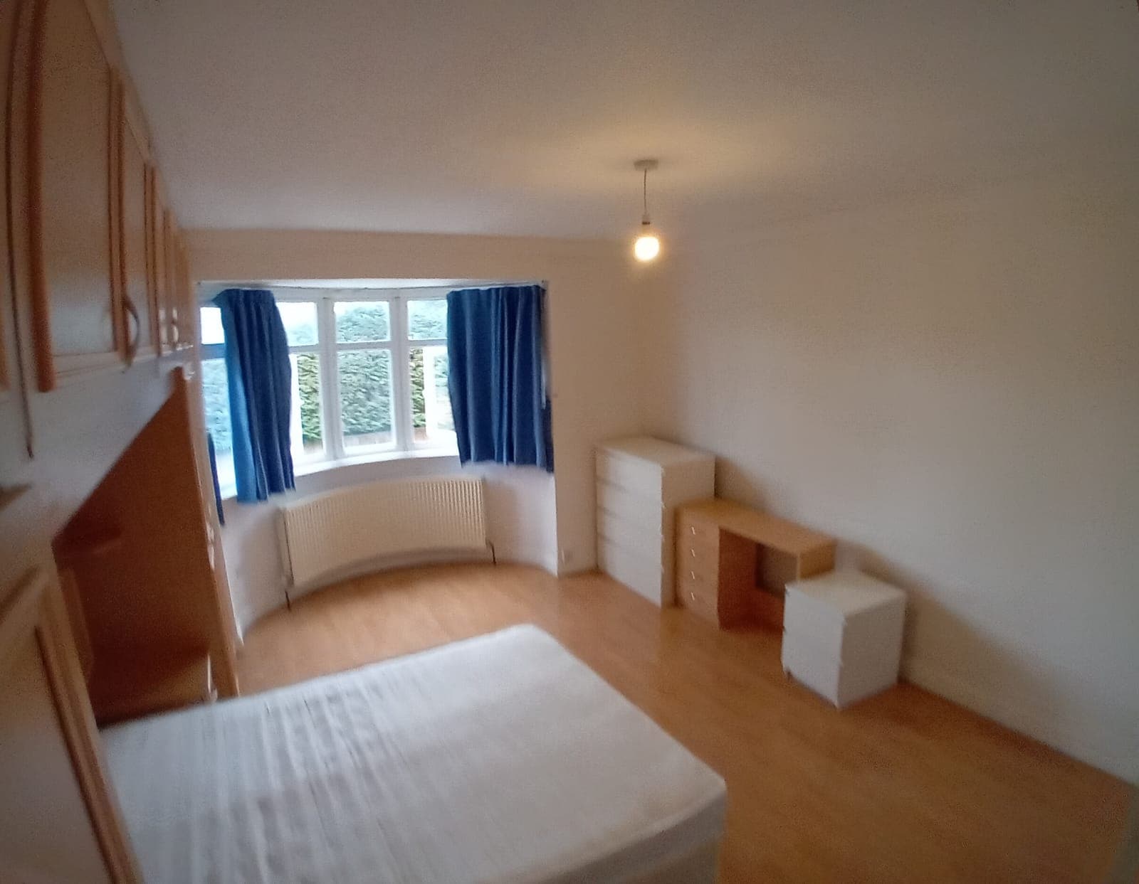 Flats and rooms in london - Image 1