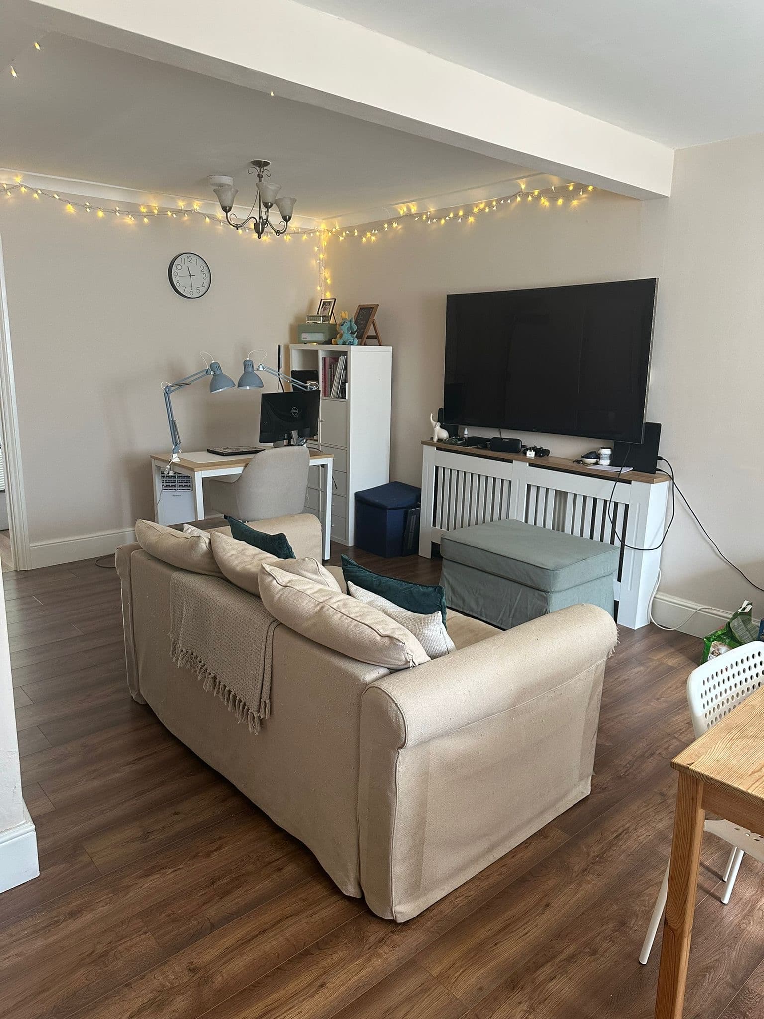 1 Bed Flat in Wimbledon with a driveway and outside area