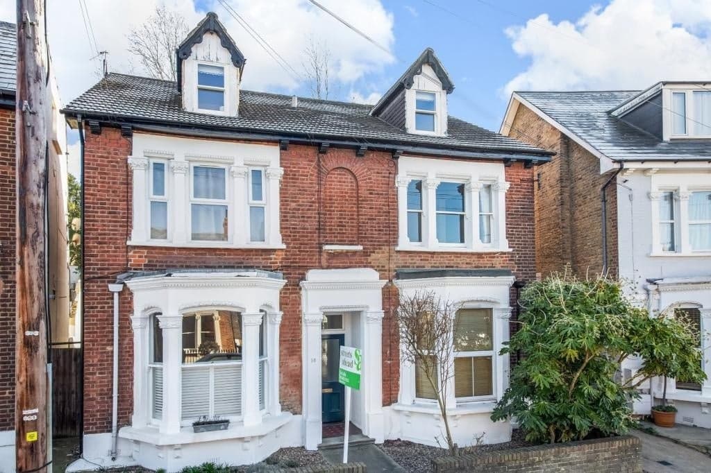 2 BED FLAT IN CRYSTAL PALACE