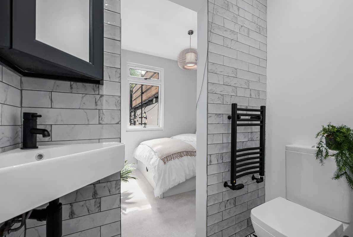 En-suite double room in cozy, renovated house