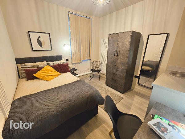 Luxury Room with Private Bathroom and Courtyard