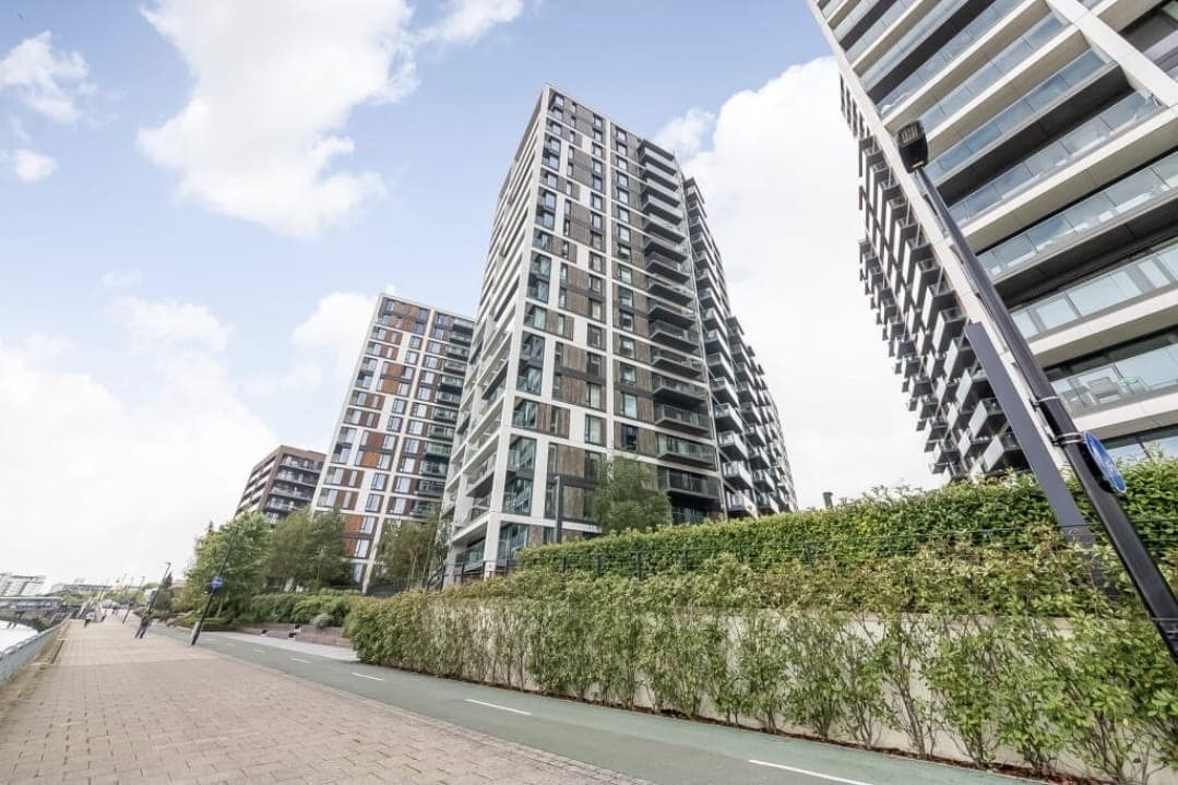 Spacious, modern double room in Woolwich - Image 1